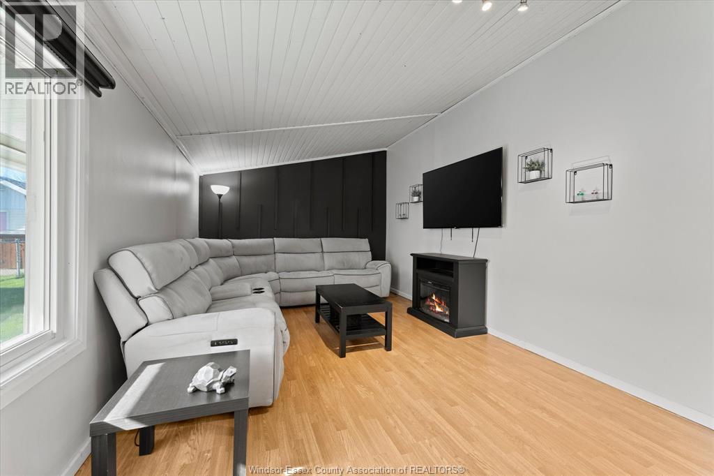 10 Hawthorne, Mcgregor, Ontario  N0R 1J0 - Photo 8 - 26008723