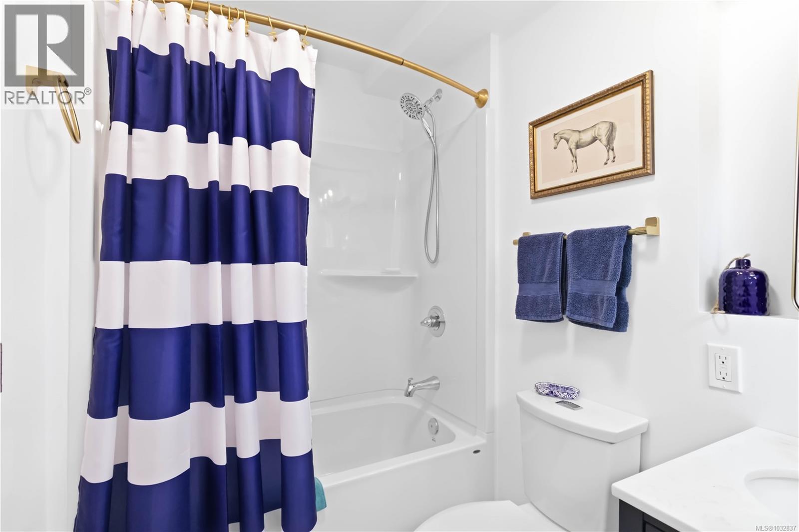 751 Cameo St, Saanich, British Columbia  V8X 3R9 - Photo 12 - 1032837