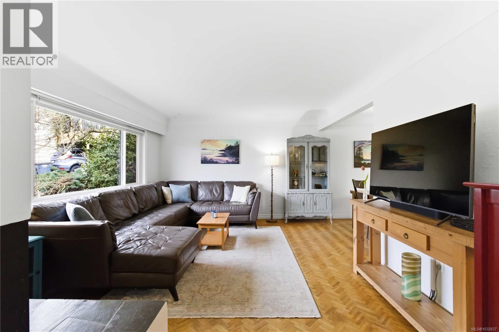 751 Cameo St, Saanich, British Columbia  V8X 3R9 - Photo 2 - 1032837