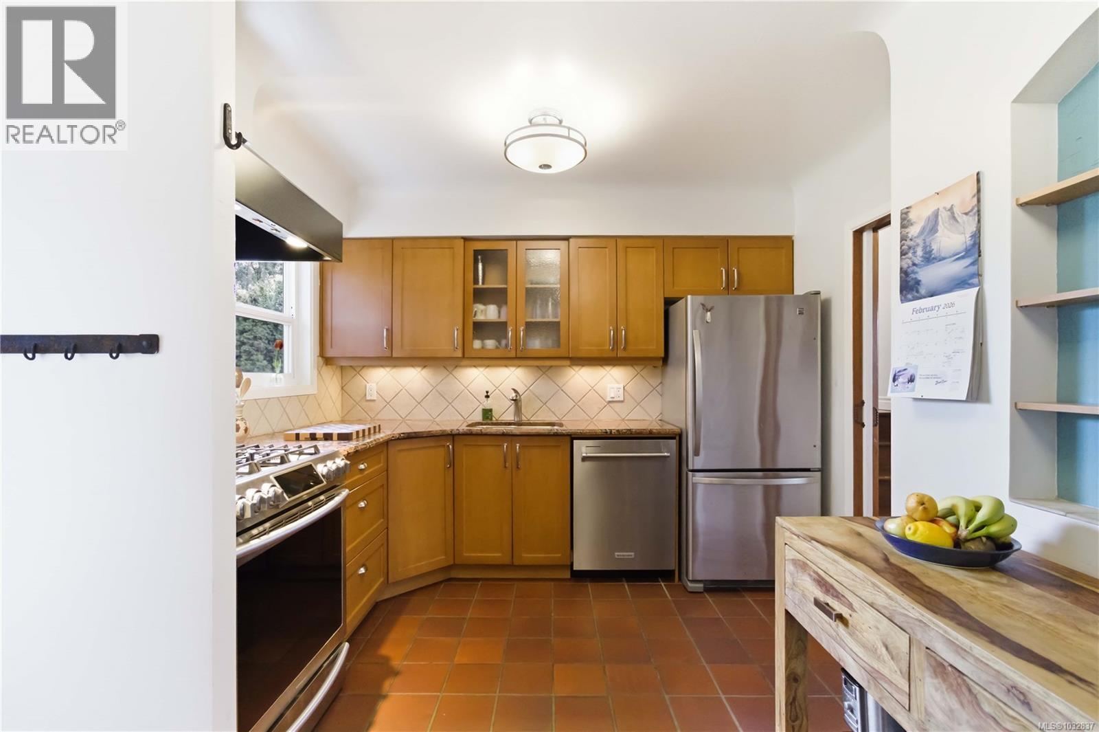 751 Cameo St, Saanich, British Columbia  V8X 3R9 - Photo 5 - 1032837