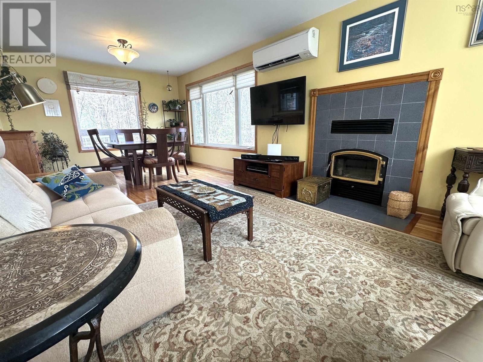 46 Old Falls Road, Liverpool, Nova Scotia  B0T 1K0 - Photo 3 - 202608094