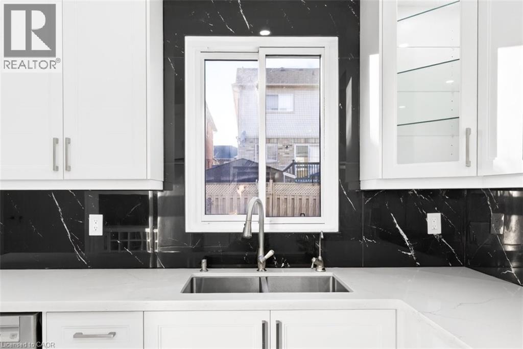 1017 Woodward Avenue, Milton, Ontario  L9T 5Y2 - Photo 10 - 40822482