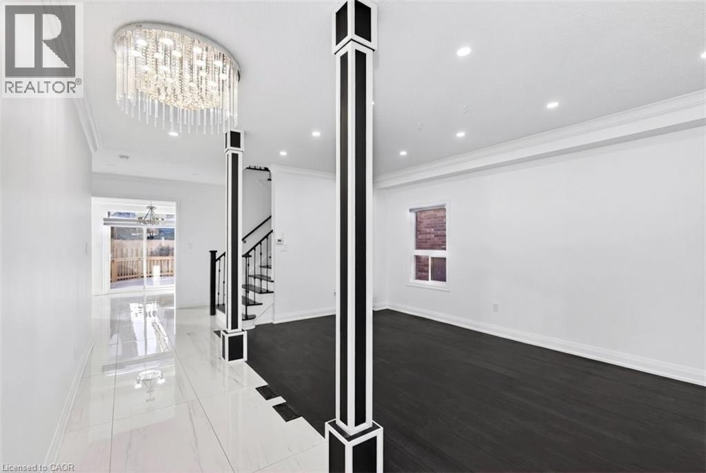 1017 Woodward Avenue, Milton, Ontario  L9T 5Y2 - Photo 3 - 40822482