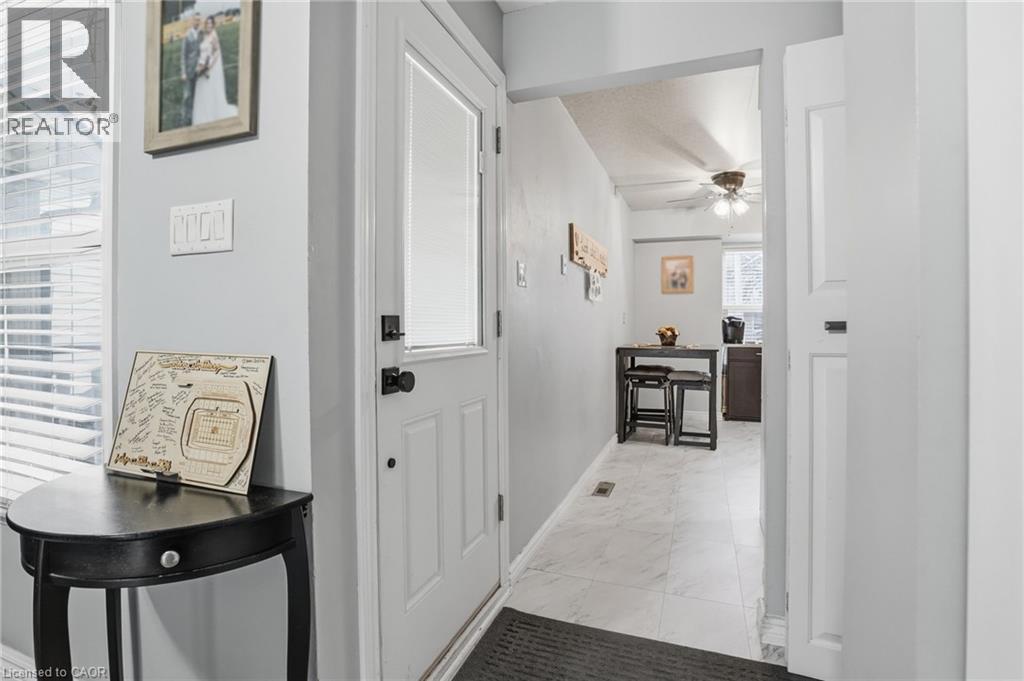 16 Enfield Crescent, Brantford, Ontario  N3P 1B2 - Photo 3 - 40821852