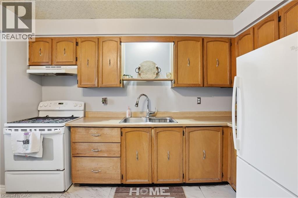 16 Enfield Crescent, Brantford, Ontario  N3P 1B2 - Photo 6 - 40821852