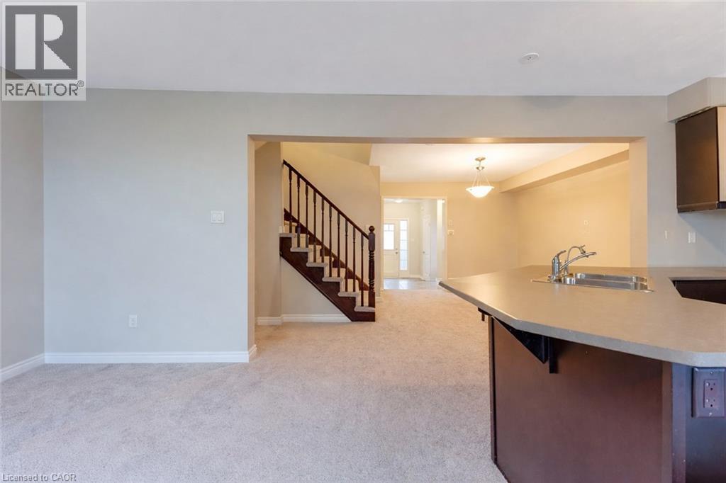 21 Postmaster Drive, Kitchener, Ontario  N2R 0J2 - Photo 6 - 40821657