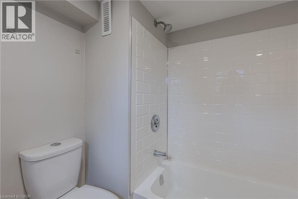 11 Aikman Avenue Unit# B, Hamilton, Ontario  L8M 1P6 - Photo 24 - 40821575