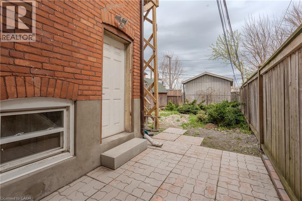 11 Aikman Avenue Unit# B, Hamilton, Ontario  L8M 1P6 - Photo 4 - 40821575