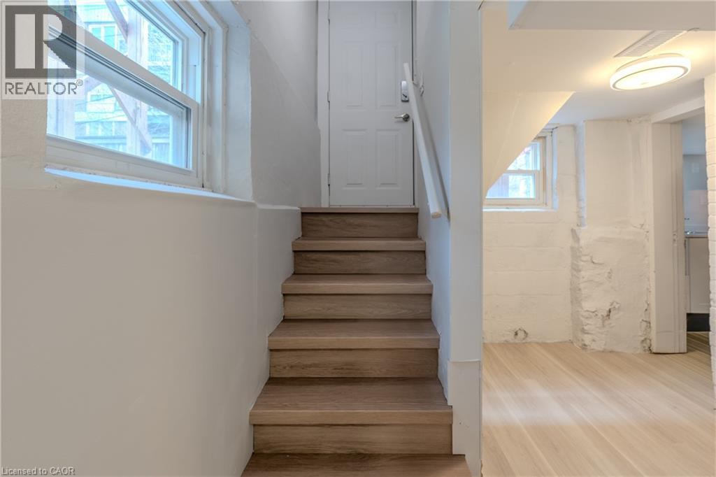 11 Aikman Avenue Unit# B, Hamilton, Ontario  L8M 1P6 - Photo 5 - 40821575