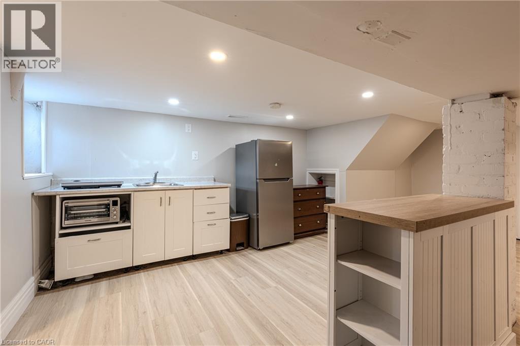 11 Aikman Avenue Unit# B, Hamilton, Ontario  L8M 1P6 - Photo 6 - 40821575