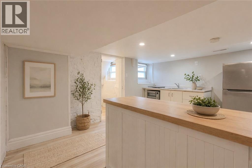 11 Aikman Avenue Unit# B, Hamilton, Ontario  L8M 1P6 - Photo 9 - 40821575