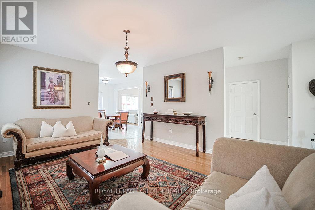 31 Burnhaven Avenue, Vaughan, Ontario  L6A 2P2 - Photo 9 - N13024138