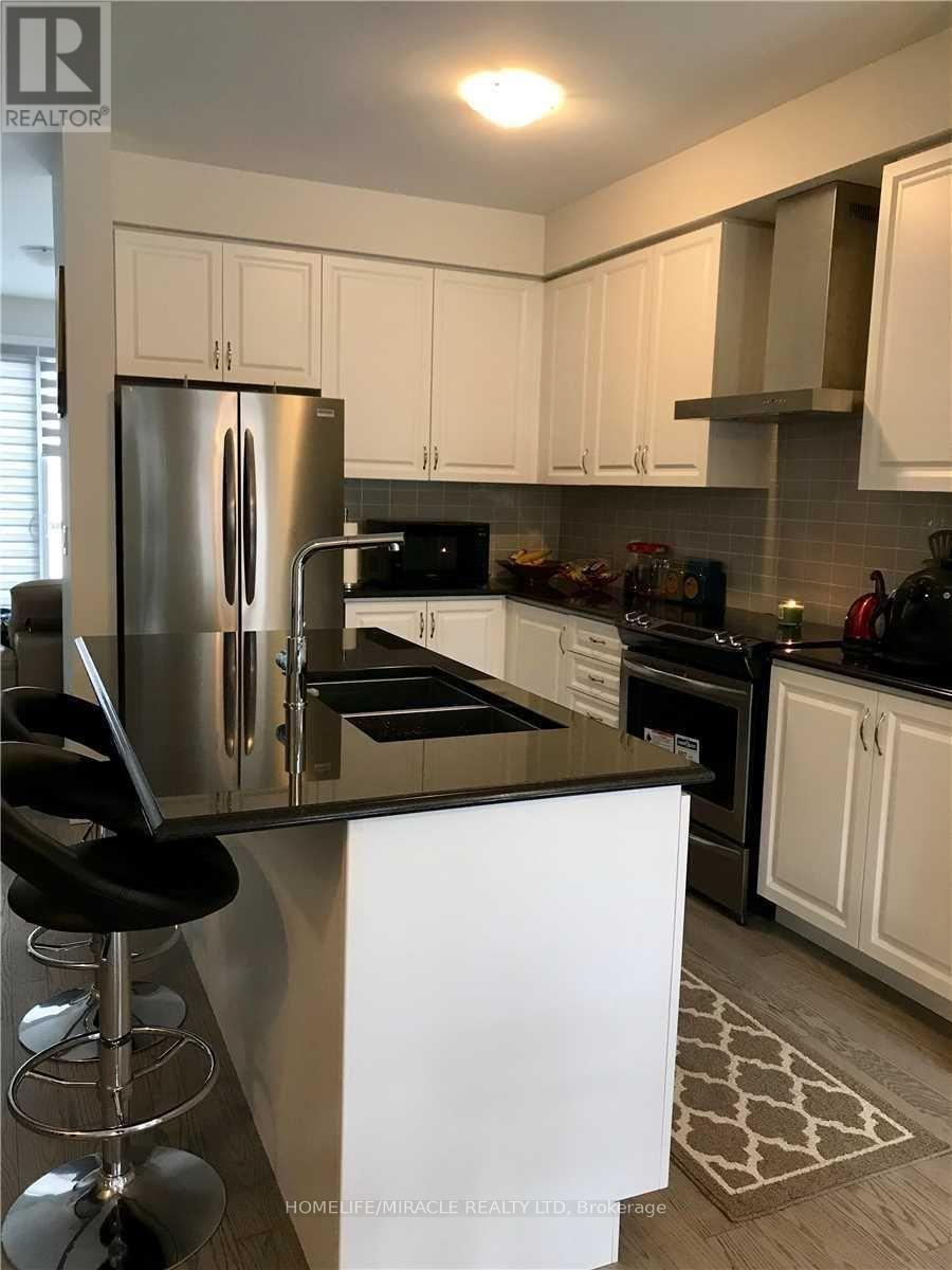 19 Glenngarry Crescent, Vaughan, Ontario  L6A 4Z4 - Photo 4 - N13024158