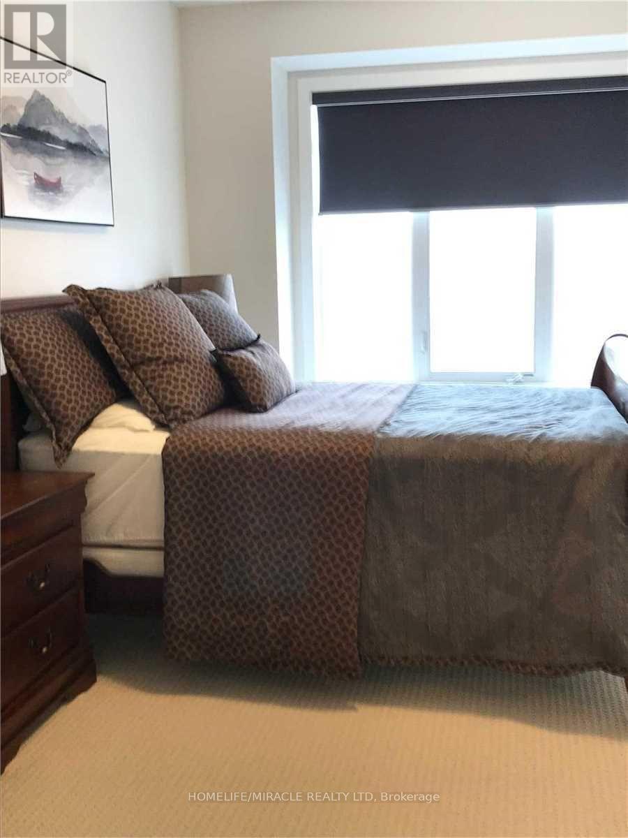 19 Glenngarry Crescent, Vaughan, Ontario  L6A 4Z4 - Photo 9 - N13024158