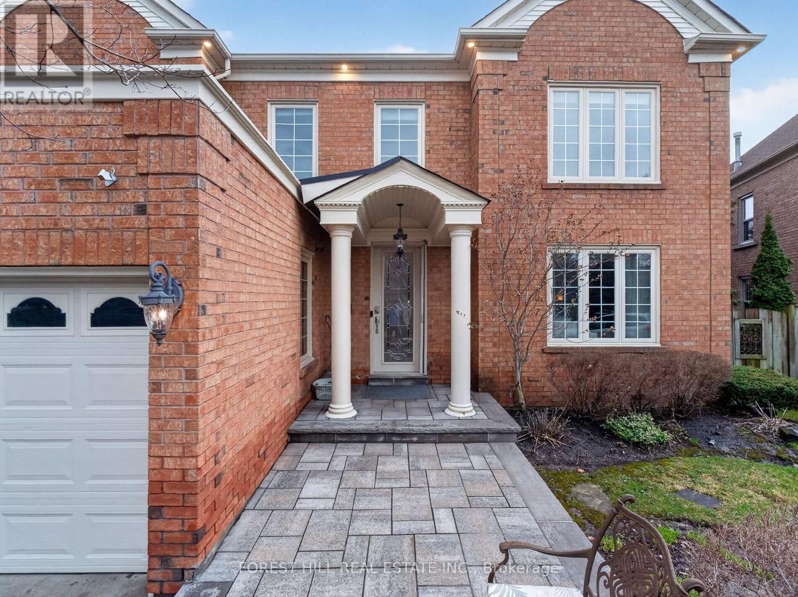 60 Gatcombe Circle, Richmond Hill, Ontario  L4C 9P5 - Photo 3 - N13024286