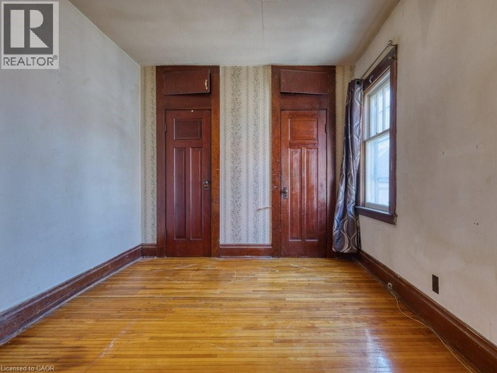 37 Kernahan Street, St. Catharines, Ontario  L2R 4T1 - Photo 15 - 40816116