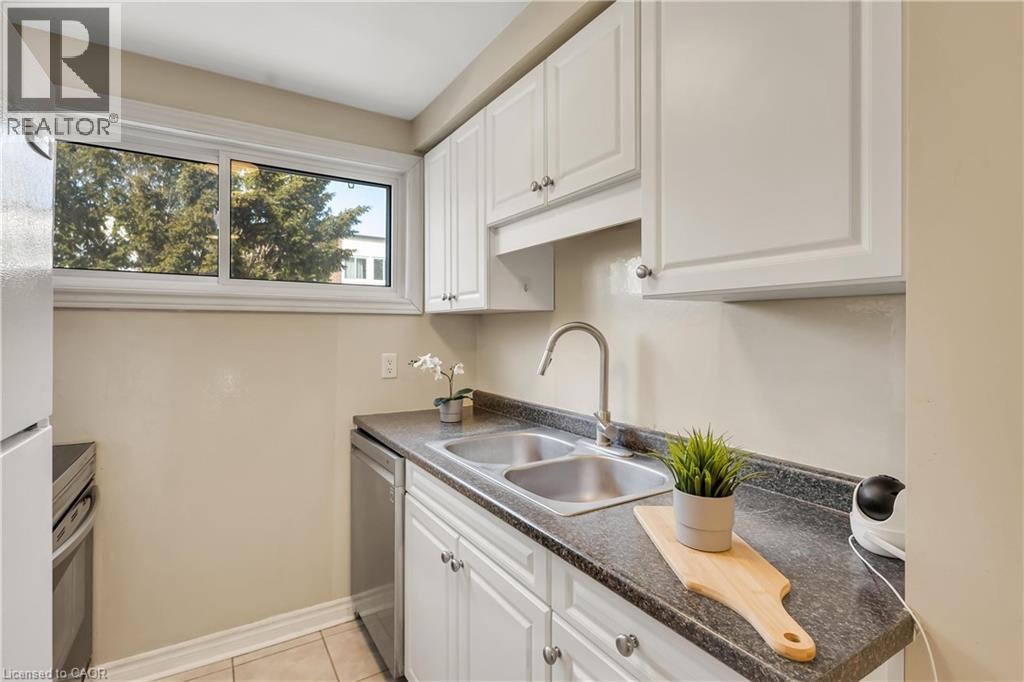 35 Breckenridge Drive Unit# 28, Kitchener, Ontario  N2B 3H5 - Photo 14 - 40818963