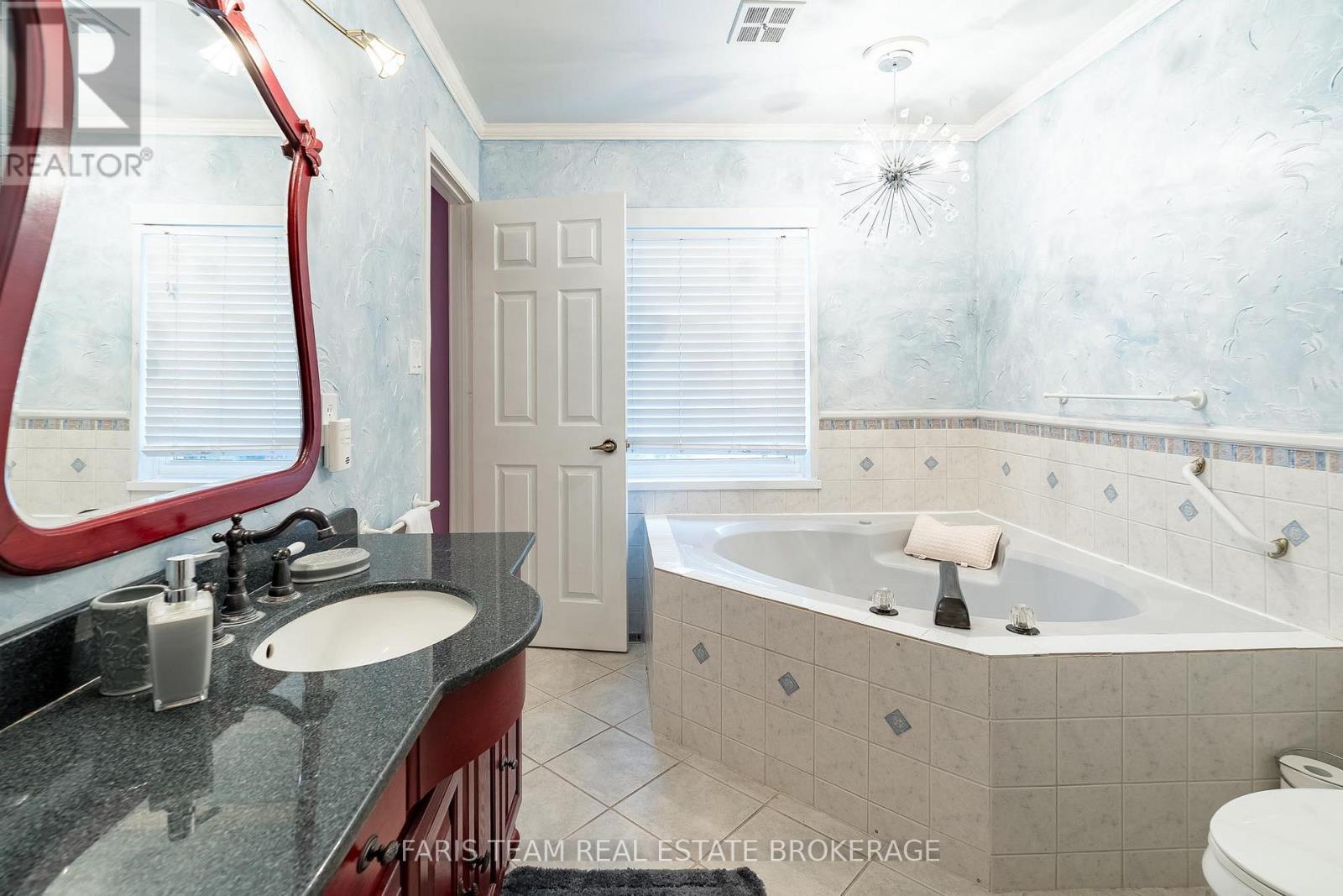 51 Beck Boulevard, Penetanguishene, Ontario  L9M 1E2 - Photo 18 - S13024036