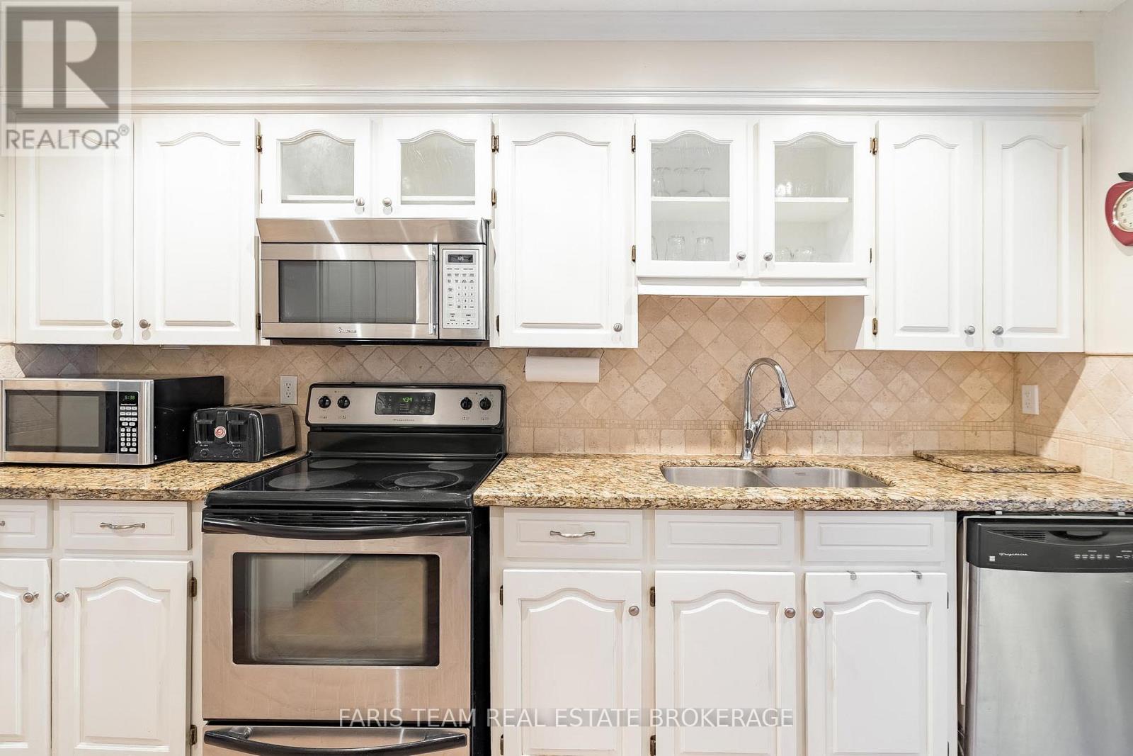 51 Beck Boulevard, Penetanguishene, Ontario  L9M 1E2 - Photo 6 - S13024036