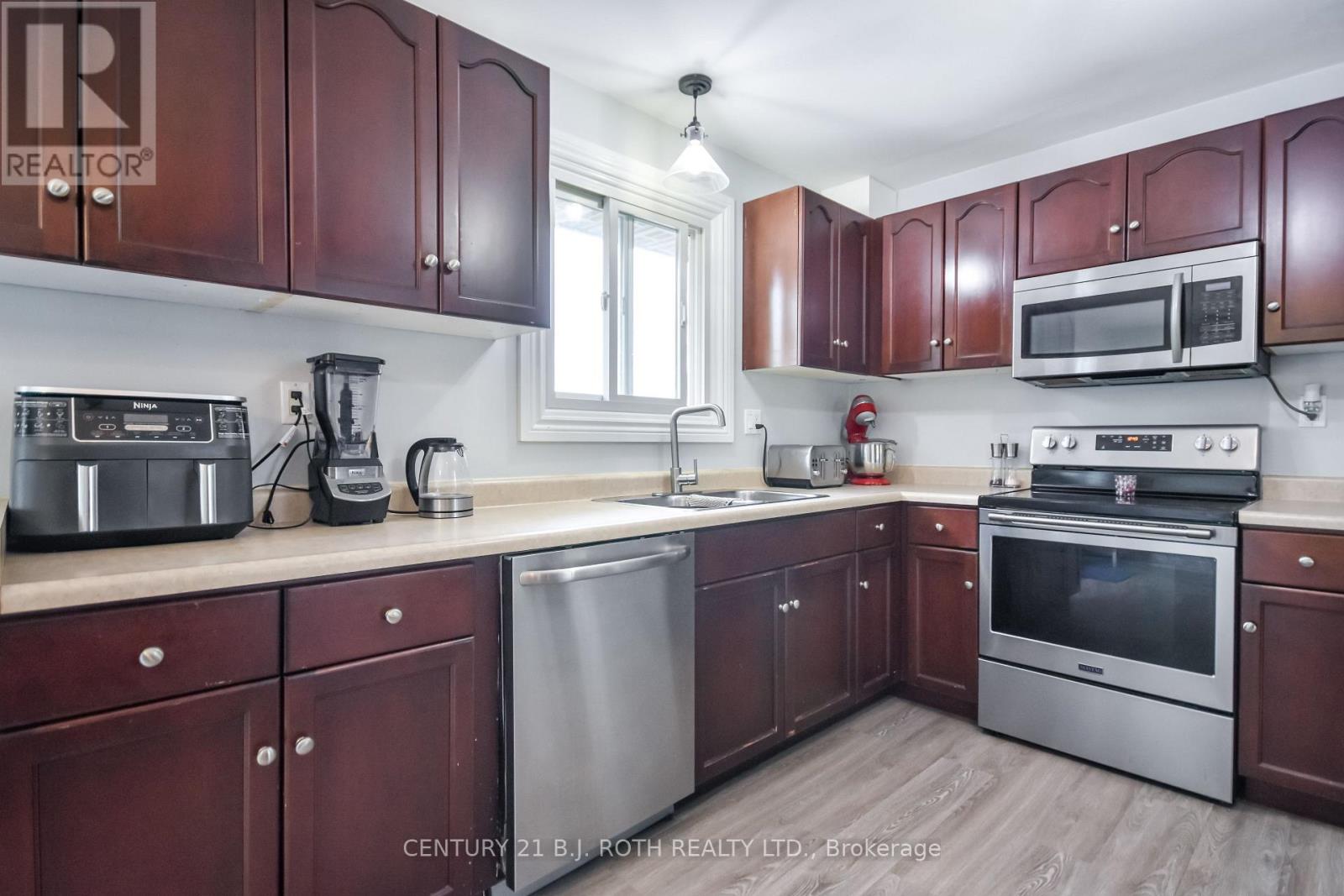 74 Baldwin Lane, Barrie (Allandale), Ontario  L4N 2W3 - Photo 10 - S13024114