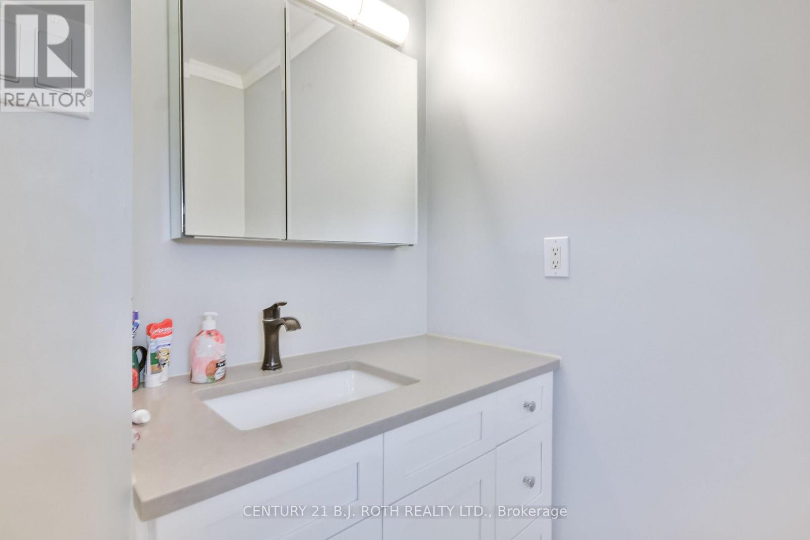 74 Baldwin Lane, Barrie (Allandale), Ontario  L4N 2W3 - Photo 14 - S13024114