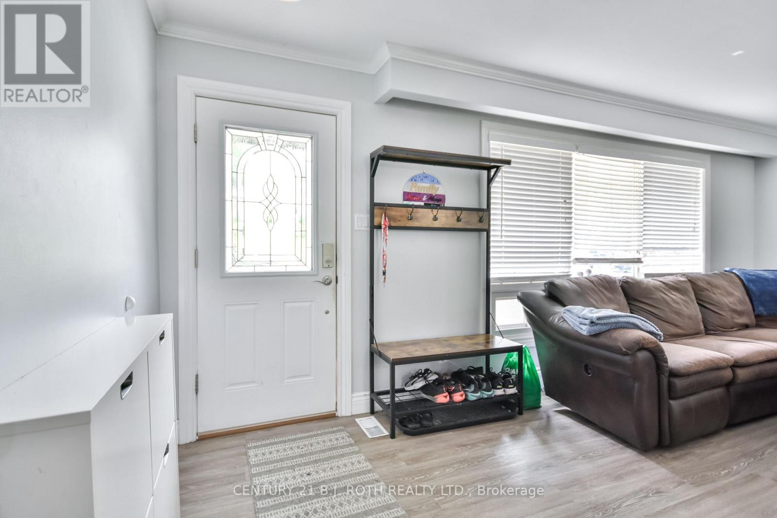 74 Baldwin Lane, Barrie (Allandale), Ontario  L4N 2W3 - Photo 3 - S13024114