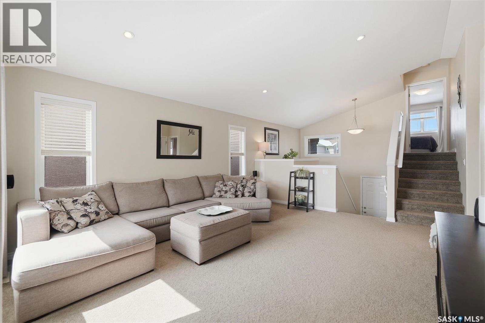 1218 Rempel Crescent, Saskatoon, Saskatchewan  S7T 0M2 - Photo 2 - SK033358