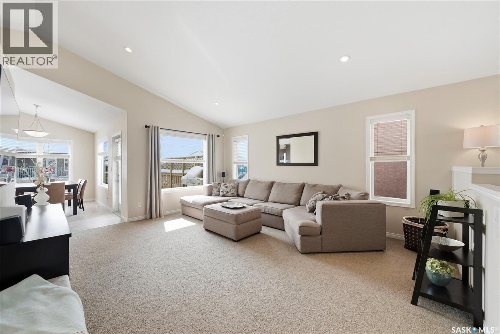 1218 Rempel Crescent, Saskatoon, Saskatchewan  S7T 0M2 - Photo 3 - SK033358