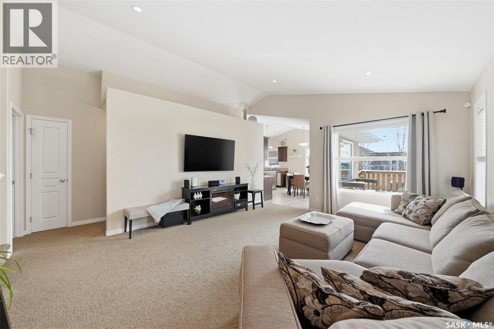 1218 Rempel Crescent, Saskatoon, Saskatchewan  S7T 0M2 - Photo 4 - SK033358