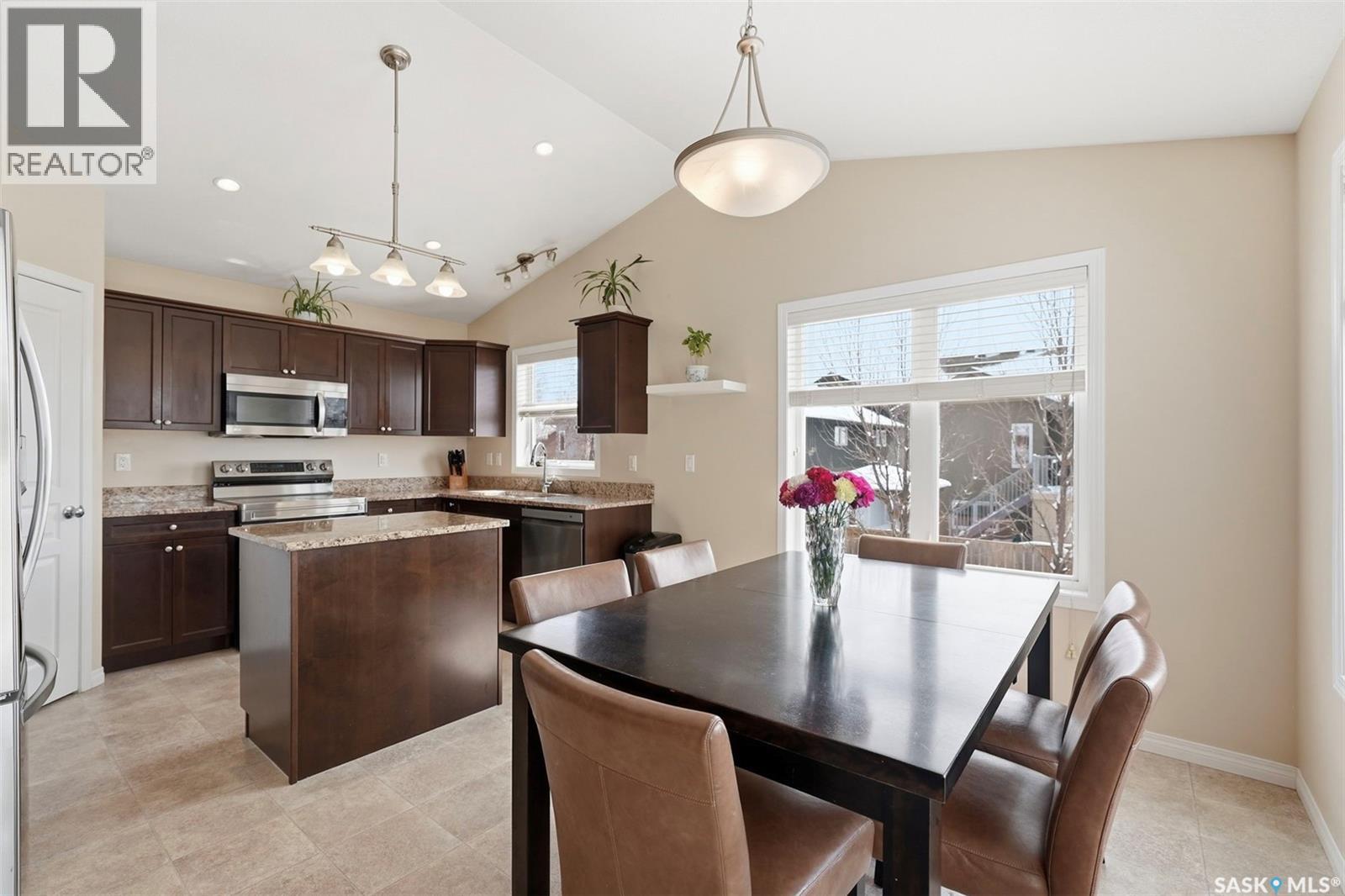 1218 Rempel Crescent, Saskatoon, Saskatchewan  S7T 0M2 - Photo 5 - SK033358