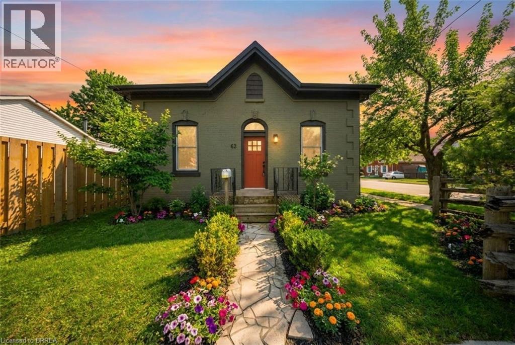 62 WALNUT Street, brantford, Ontario