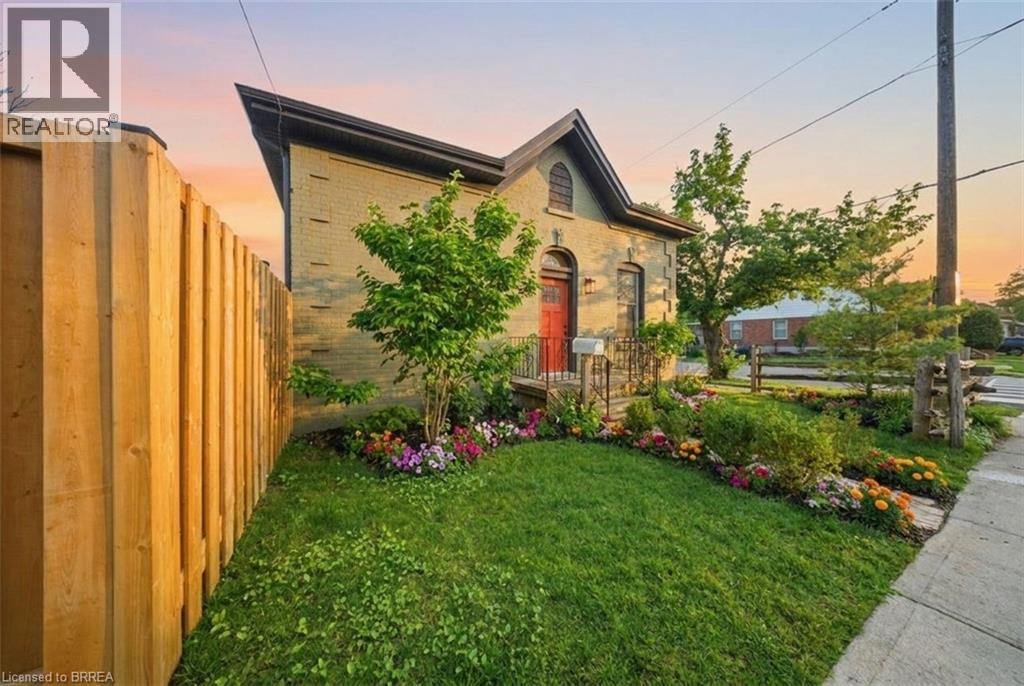 62 Walnut Street, Brantford, Ontario  N3T 1H2 - Photo 2 - 40821936