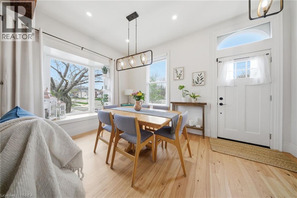 62 Walnut Street, Brantford, Ontario  N3T 1H2 - Photo 3 - 40821936