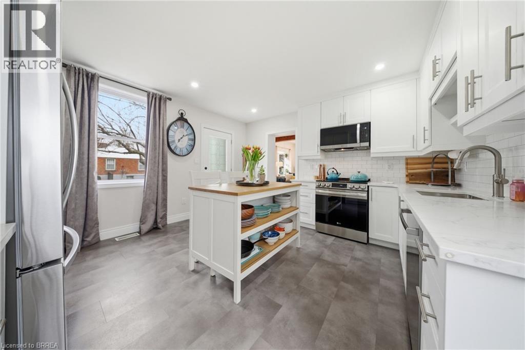 62 Walnut Street, Brantford, Ontario  N3T 1H2 - Photo 8 - 40821936