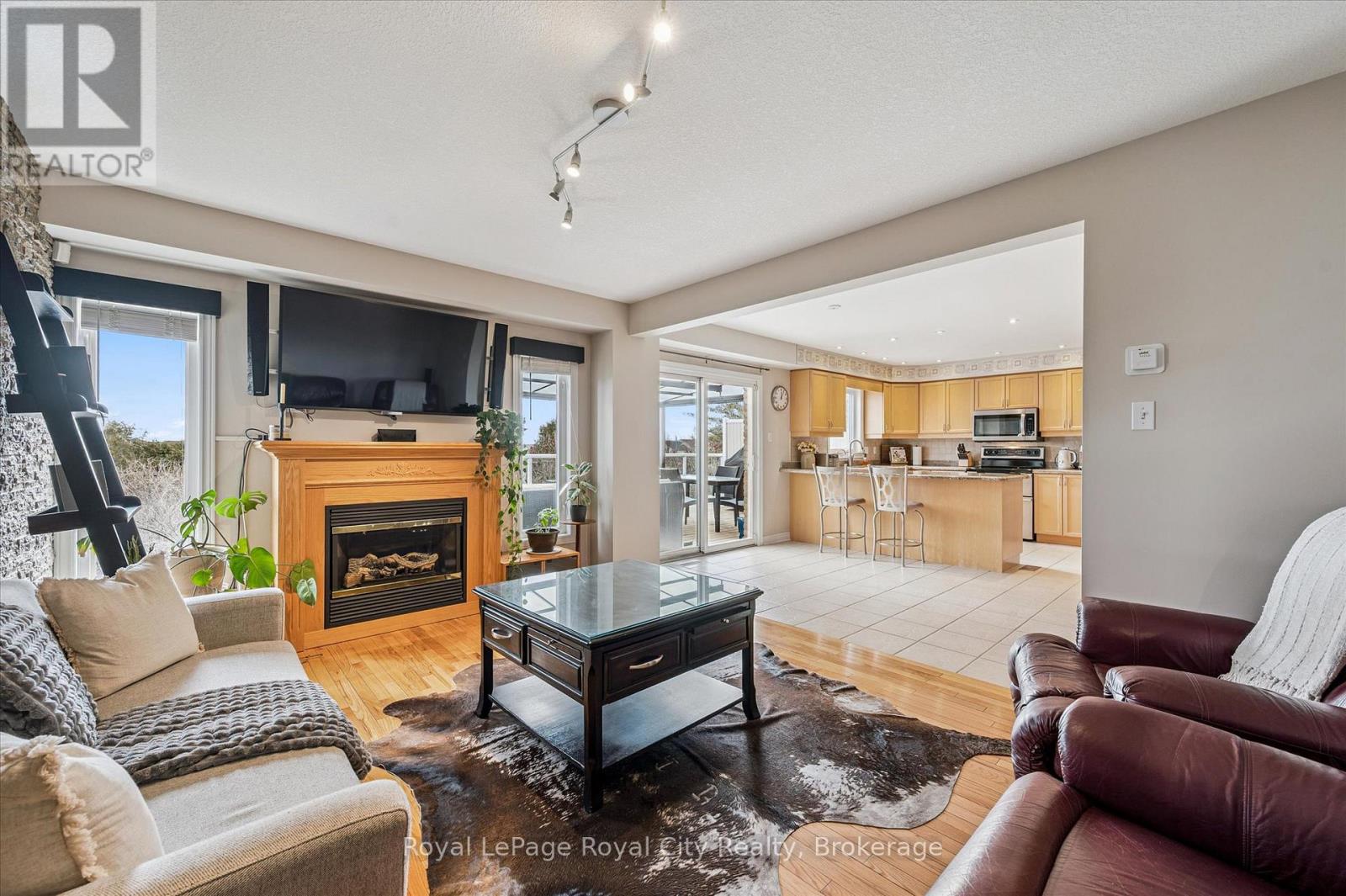 87 Law Drive, Guelph, Ontario  N1E 7J7 - Photo 11 - X12898684