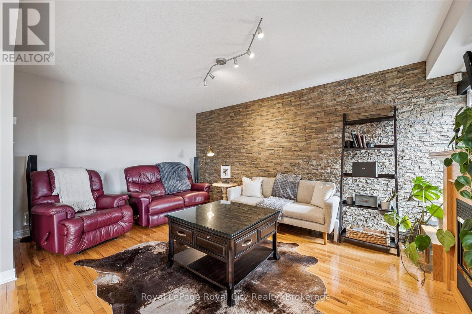 87 Law Drive, Guelph, Ontario  N1E 7J7 - Photo 12 - X12898684