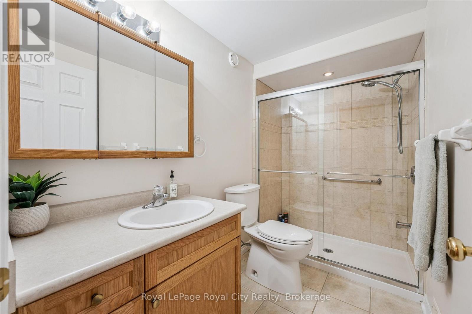 87 Law Drive, Guelph, Ontario  N1E 7J7 - Photo 36 - X12898684