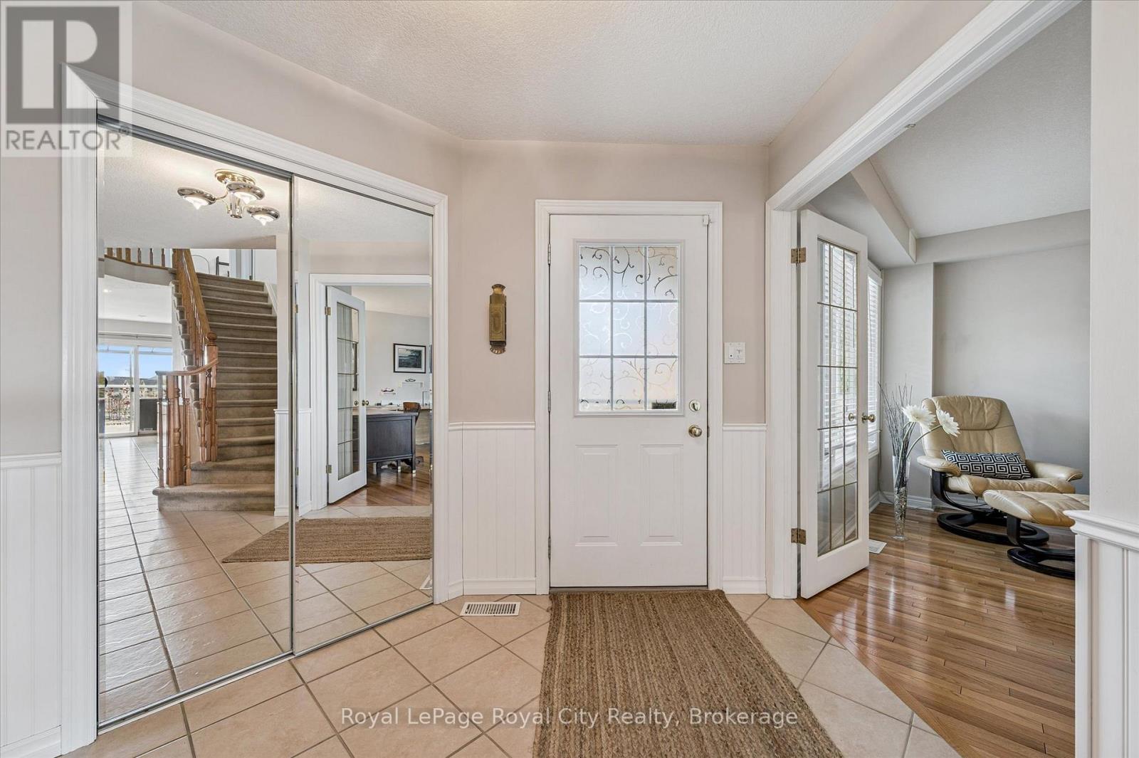 87 Law Drive, Guelph, Ontario  N1E 7J7 - Photo 5 - X12898684