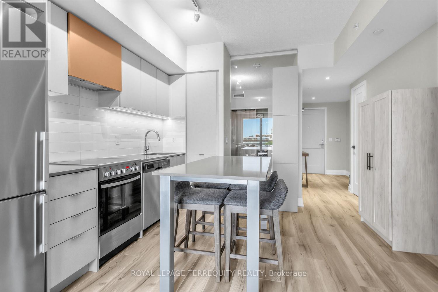 634 - 26 Gibbs Road, Toronto, Ontario  M9B 0E3 - Photo 5 - W13023926