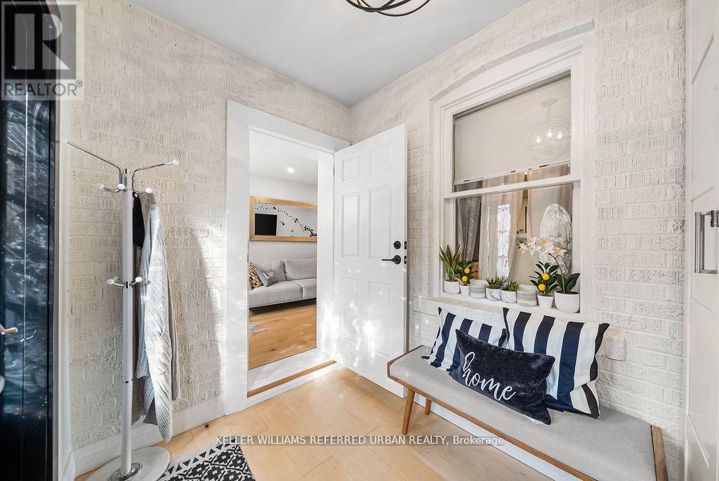 87 Fourth Street, Toronto, Ontario  M8V 2Y4 - Photo 4 - W13023964