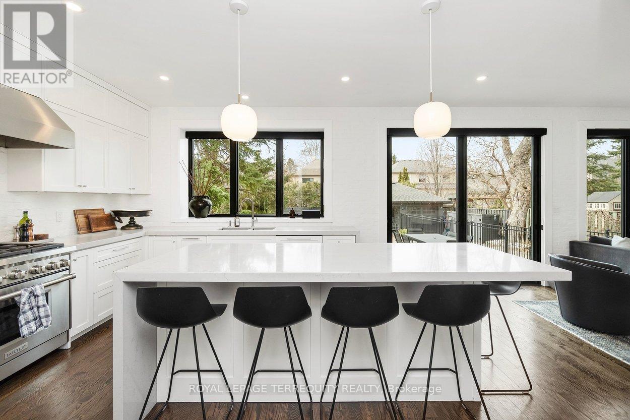 94 Kingsway Crescent, Toronto, Ontario  M8X 2R9 - Photo 16 - W13024008