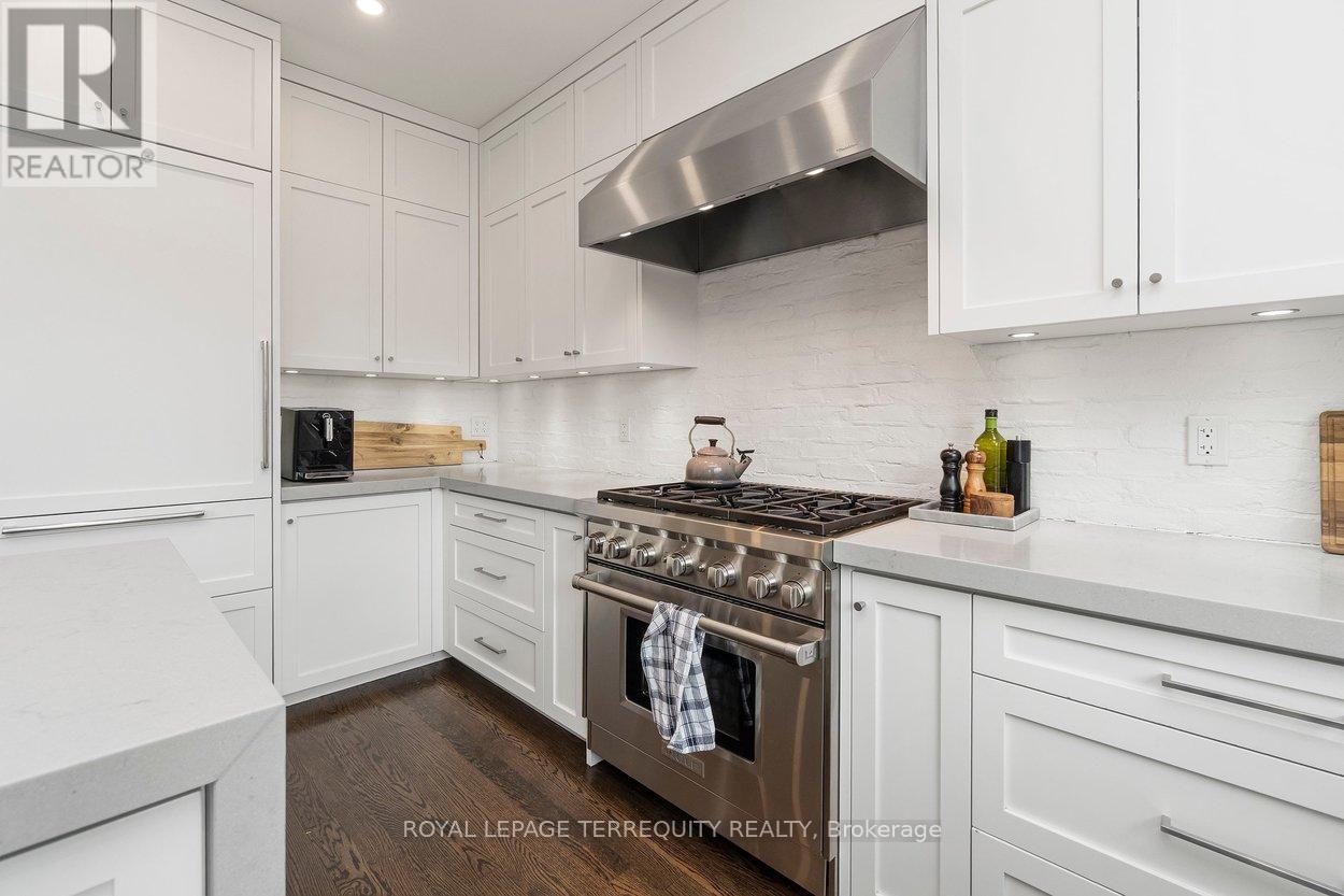 94 Kingsway Crescent, Toronto, Ontario  M8X 2R9 - Photo 17 - W13024008