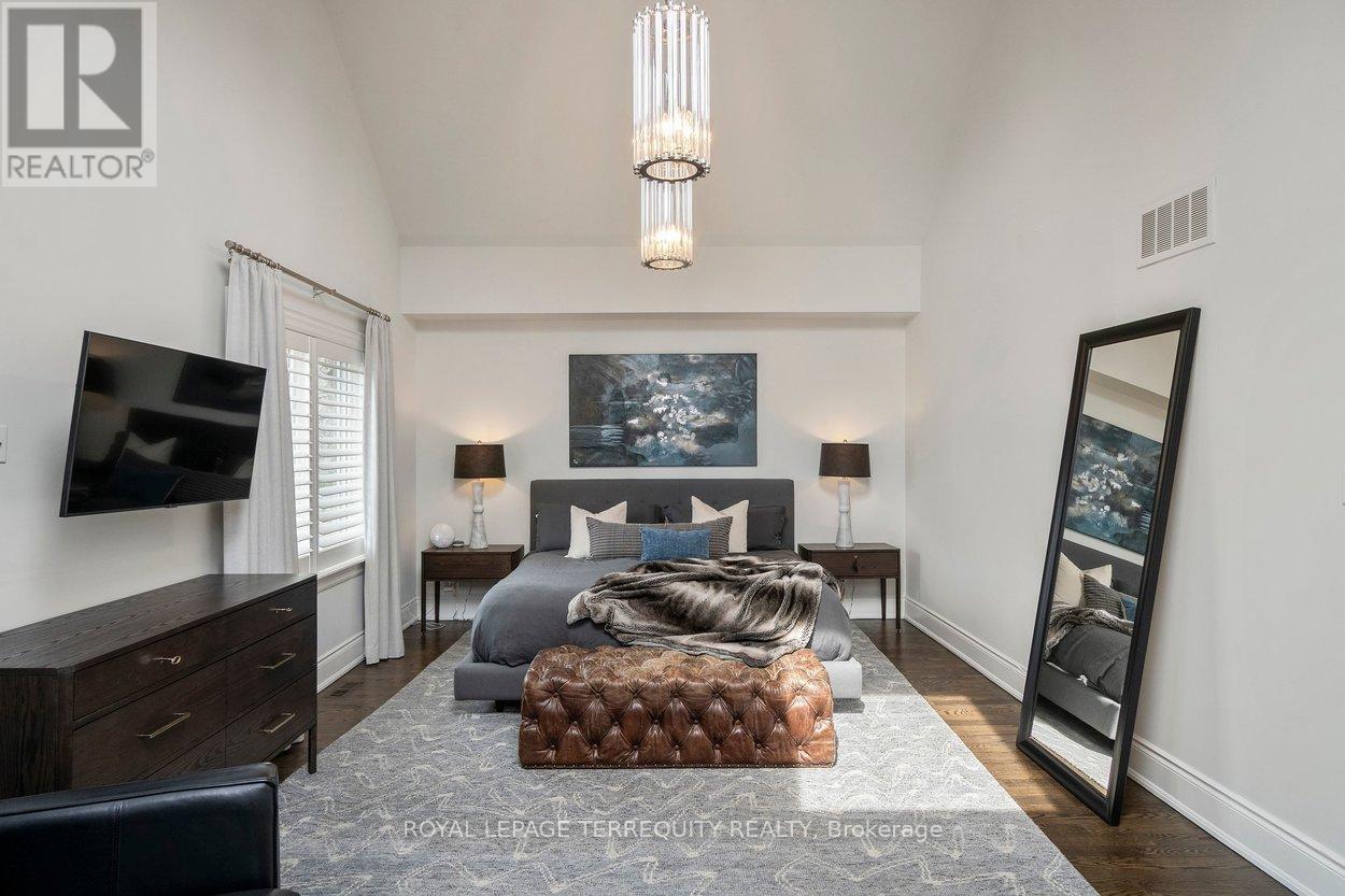 94 Kingsway Crescent, Toronto, Ontario  M8X 2R9 - Photo 24 - W13024008