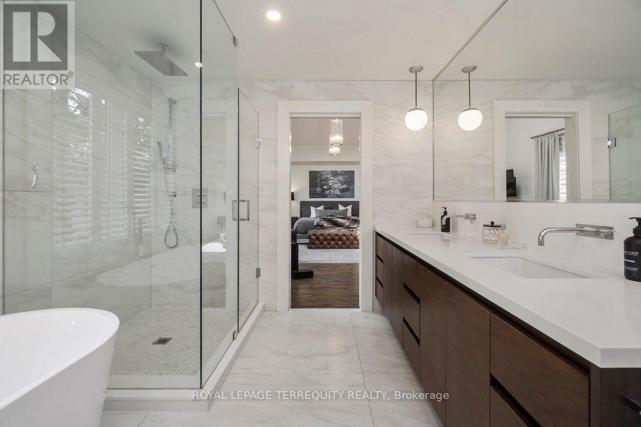 94 Kingsway Crescent, Toronto, Ontario  M8X 2R9 - Photo 26 - W13024008