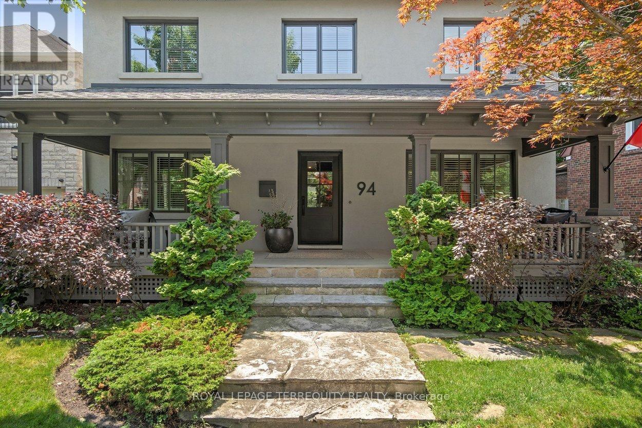 94 Kingsway Crescent, Toronto, Ontario  M8X 2R9 - Photo 3 - W13024008