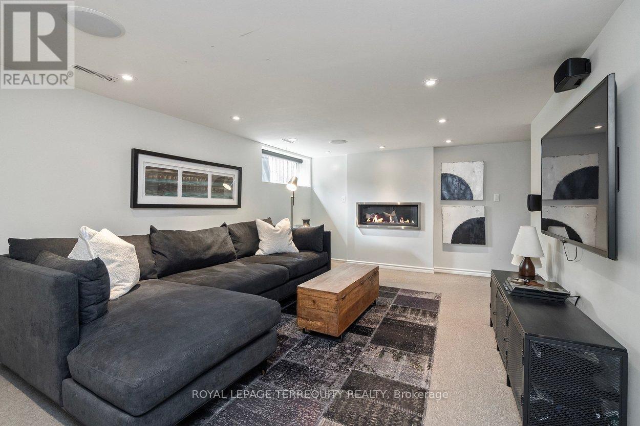 94 Kingsway Crescent, Toronto, Ontario  M8X 2R9 - Photo 35 - W13024008