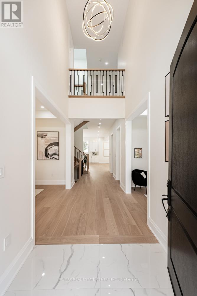 368 Weighton Drive, Oakville, Ontario  L6K 2R4 - Photo 2 - W13024038