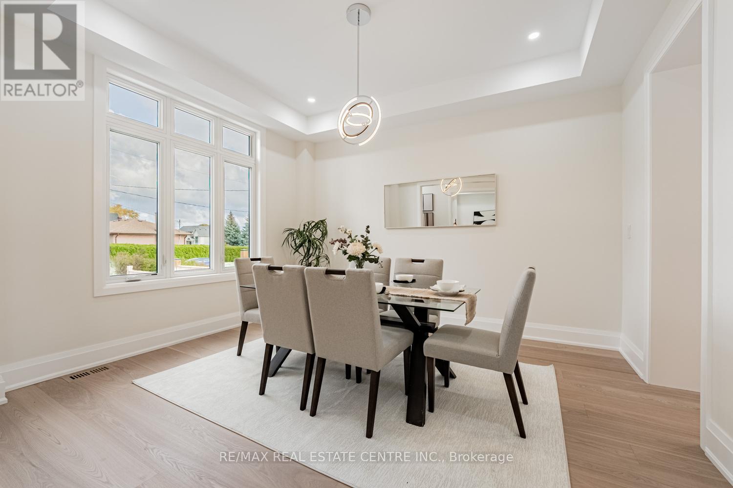 368 Weighton Drive, Oakville, Ontario  L6K 2R4 - Photo 4 - W13024038