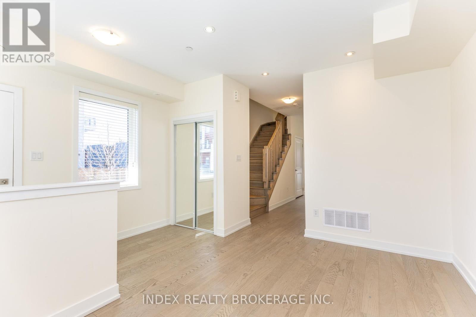 82 William Duncan Road, Toronto, Ontario  M3K 0B7 - Photo 4 - W13024074