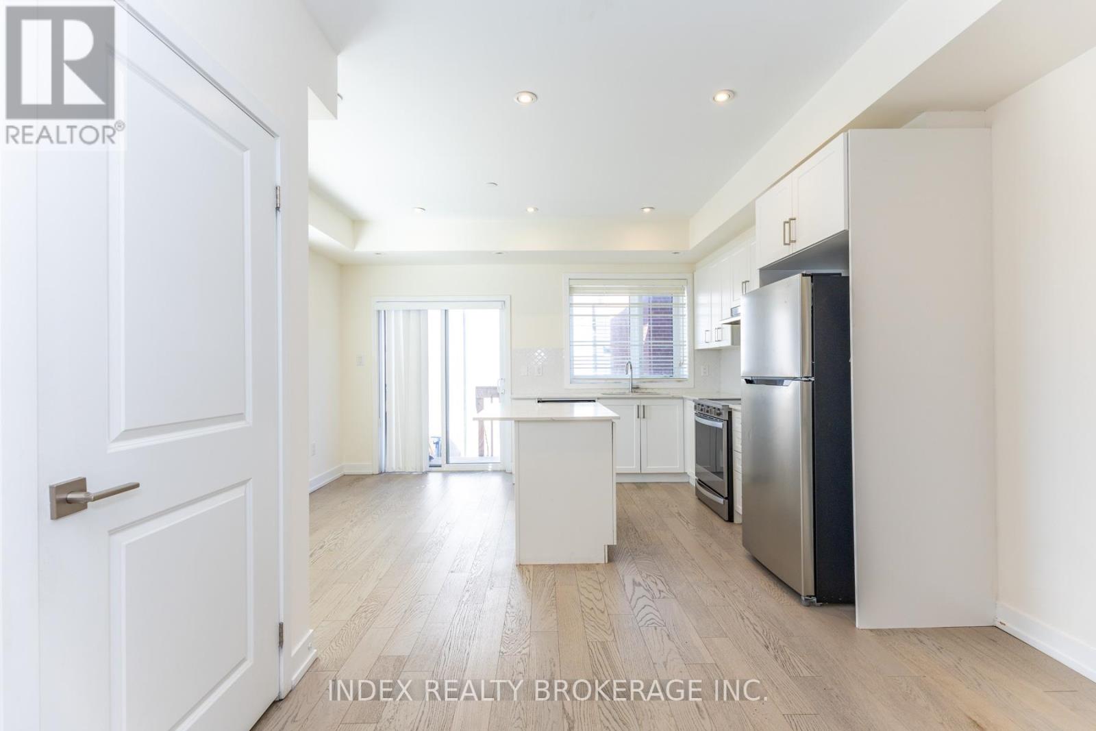 82 William Duncan Road, Toronto, Ontario  M3K 0B7 - Photo 7 - W13024074